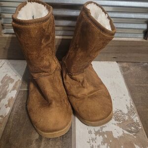 Cozy Brown Suede Boots with Faux Fur Lining